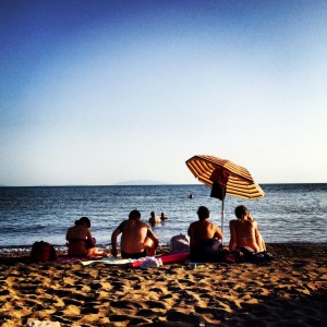 popolo di ciabattoni al mare